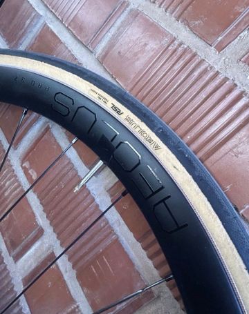 Tweedehands Bontrager Aeolus Pro 37 Wheels 2024 bike — afbeelding 3 van 5