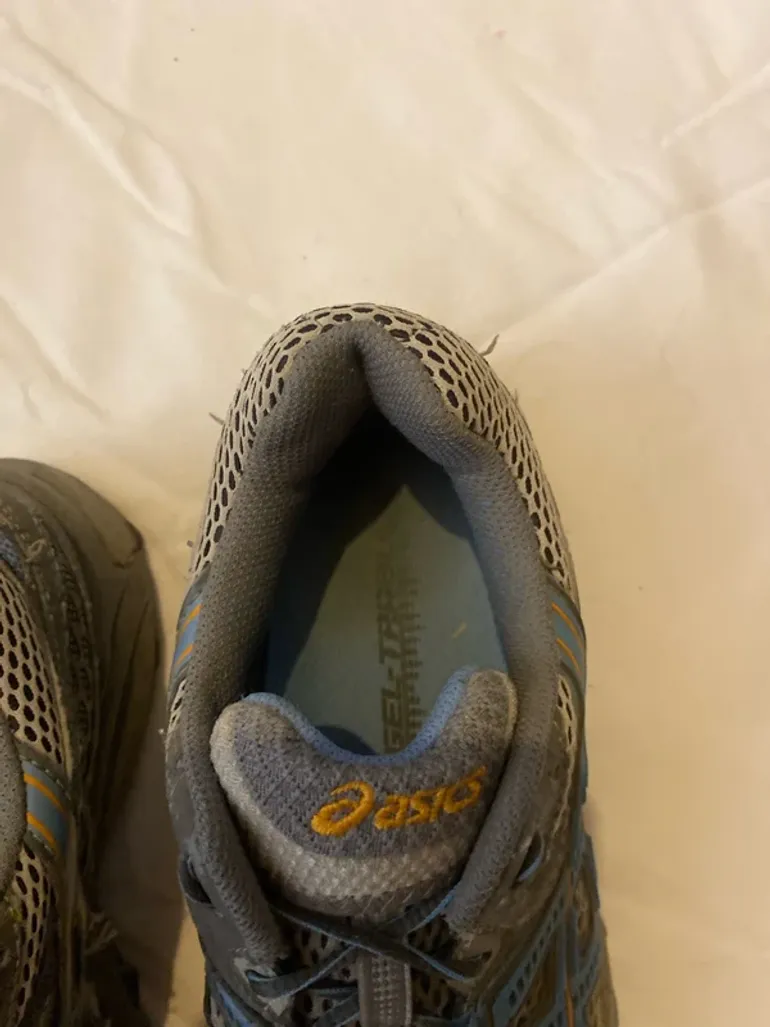 Used Asics Gel Trabucco bike — image 3 of 15