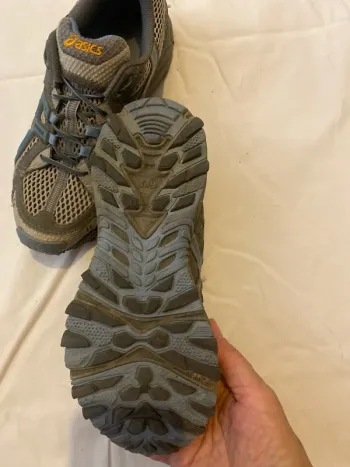 Used Asics Gel Trabucco bike — image 6 of 15