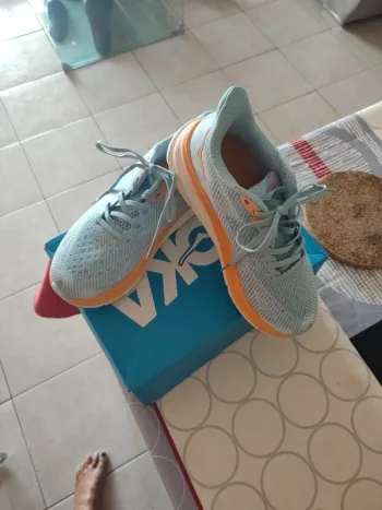 Hoka Clifton 9 bike de segunda mano — imagen 2 de 3