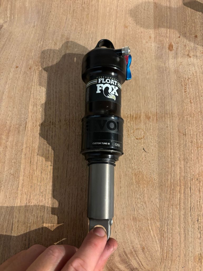 Used Fox Float Performance 3 Pos 2016 bike — image 2 of 4