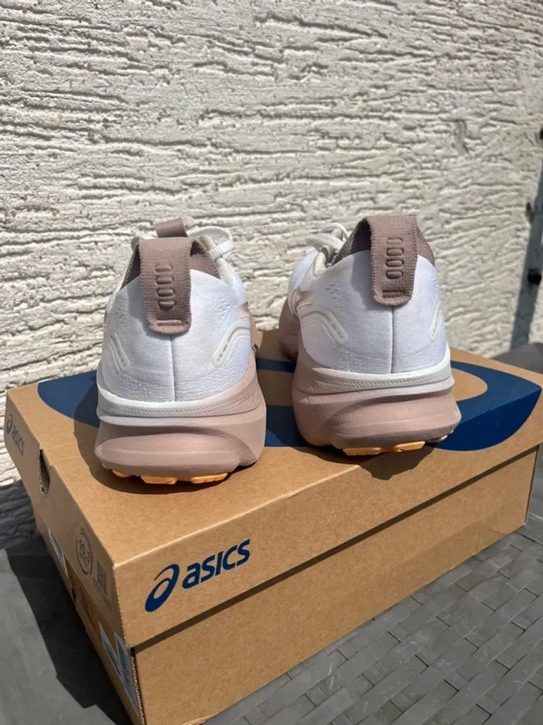 Used Orange Gel-Kayano 32 bike — image 5 of 7