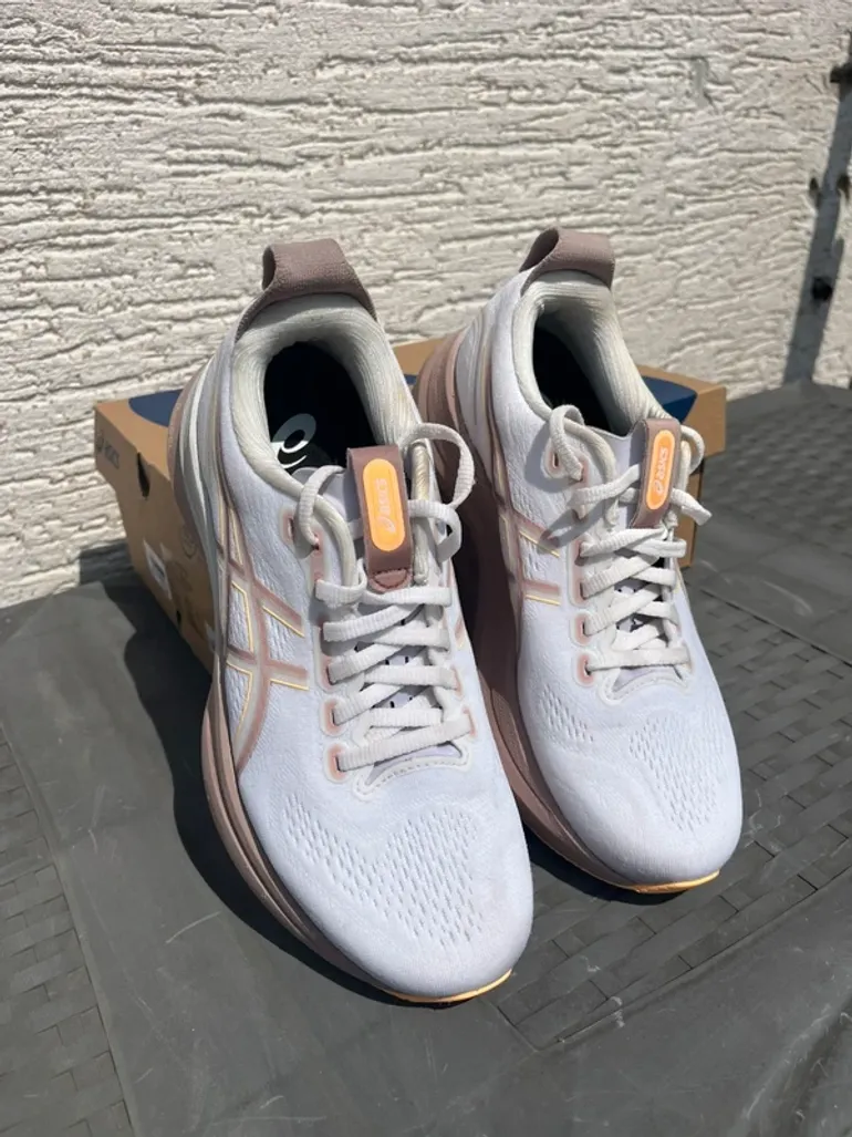 Used Orange Gel-Kayano 32 bike — image 2 of 7
