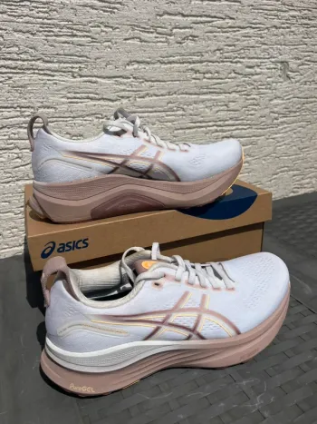 Used Orange Gel-Kayano 32 bike — image 3 of 7