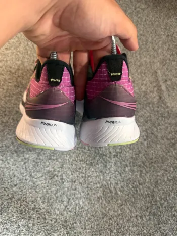 Used Saucony Endorphin Shift 2 bike — image 4 of 11