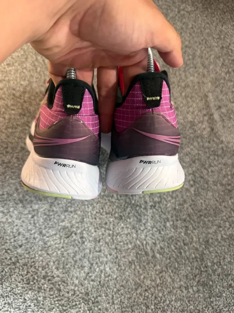 Used Saucony Endorphin Shift 2 bike — image 4 of 11