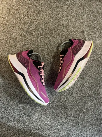 Used Saucony Endorphin Shift 2 bike — image 2 of 11