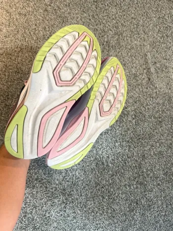 Used Saucony Endorphin Shift 2 bike — image 10 of 11