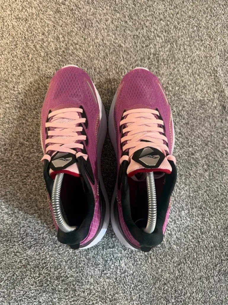 Used Saucony Endorphin Shift 2 bike — image 5 of 11