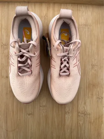 Used Asics Gel Nimbus 25 bike — image 2 of 7