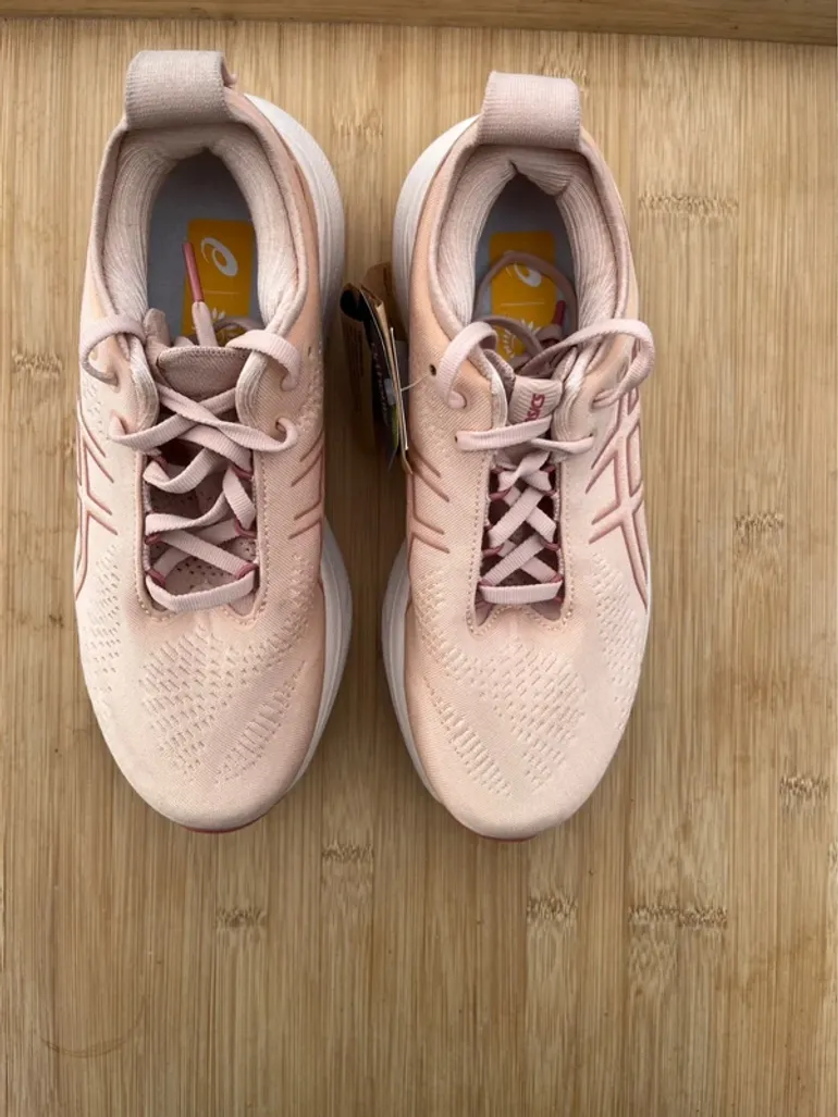 Used Asics Gel Nimbus 25 bike — image 2 of 7