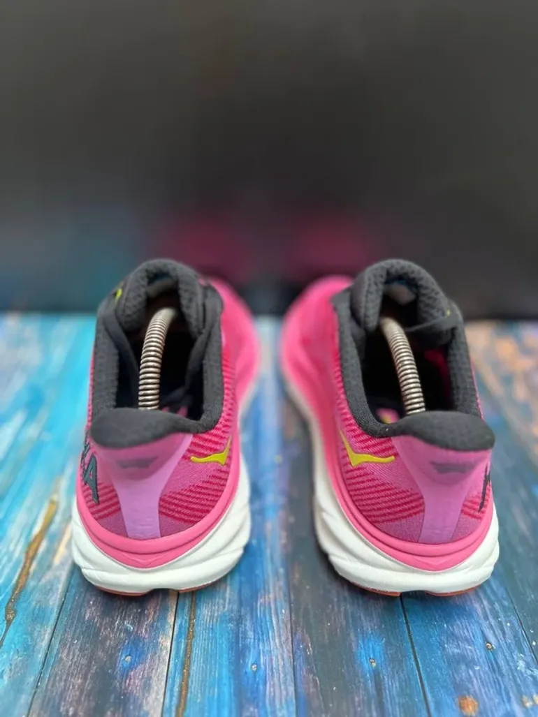 Tweedehands Hoka Clifton 9 bike — afbeelding 4 van 10
