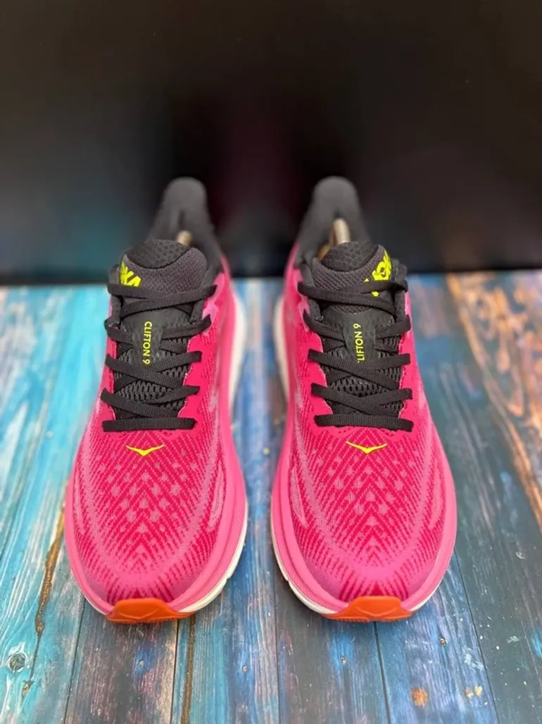Tweedehands Hoka Clifton 9 bike — afbeelding 2 van 10