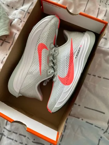Pegasus Plus Running Shoes d'occasion