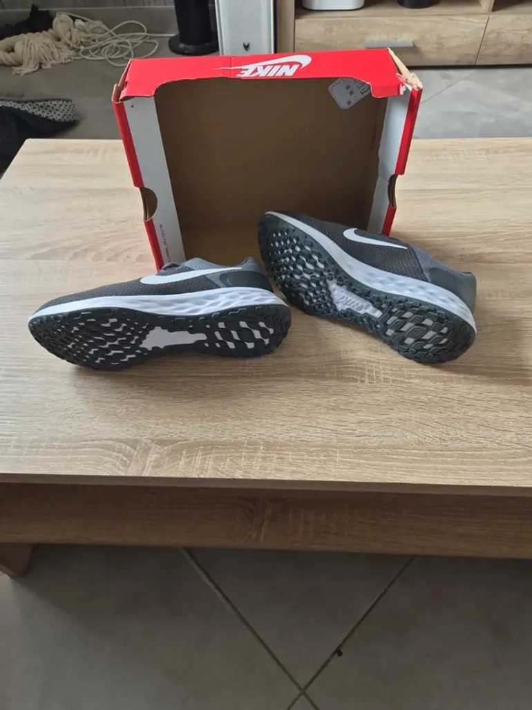 Tweedehands Nike Revolution bike — afbeelding 5 van 6