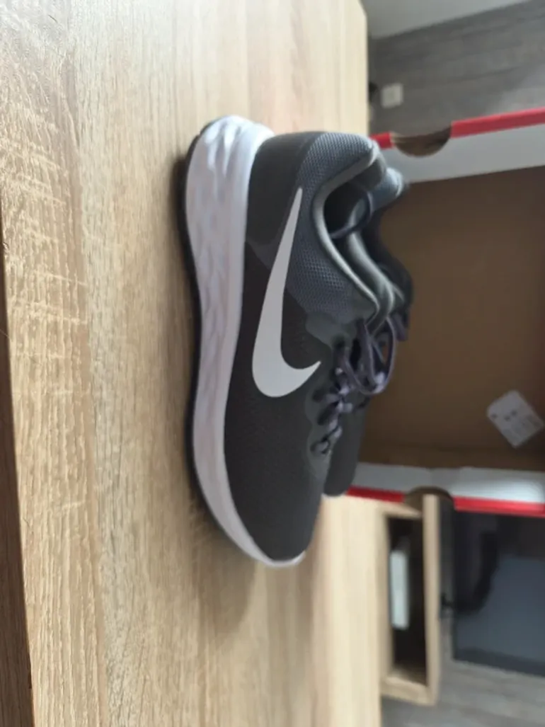 Tweedehands Nike Revolution bike — afbeelding 3 van 6