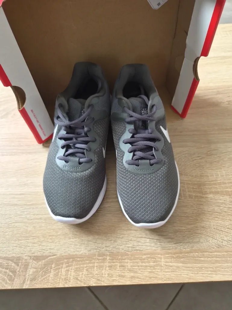 Tweedehands Nike Revolution bike — afbeelding 2 van 6