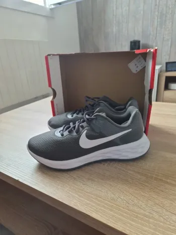 Tweedehands Nike Revolution Running Shoes