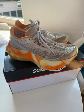 Used Saucony Endorphin Pro 4 Running Shoes