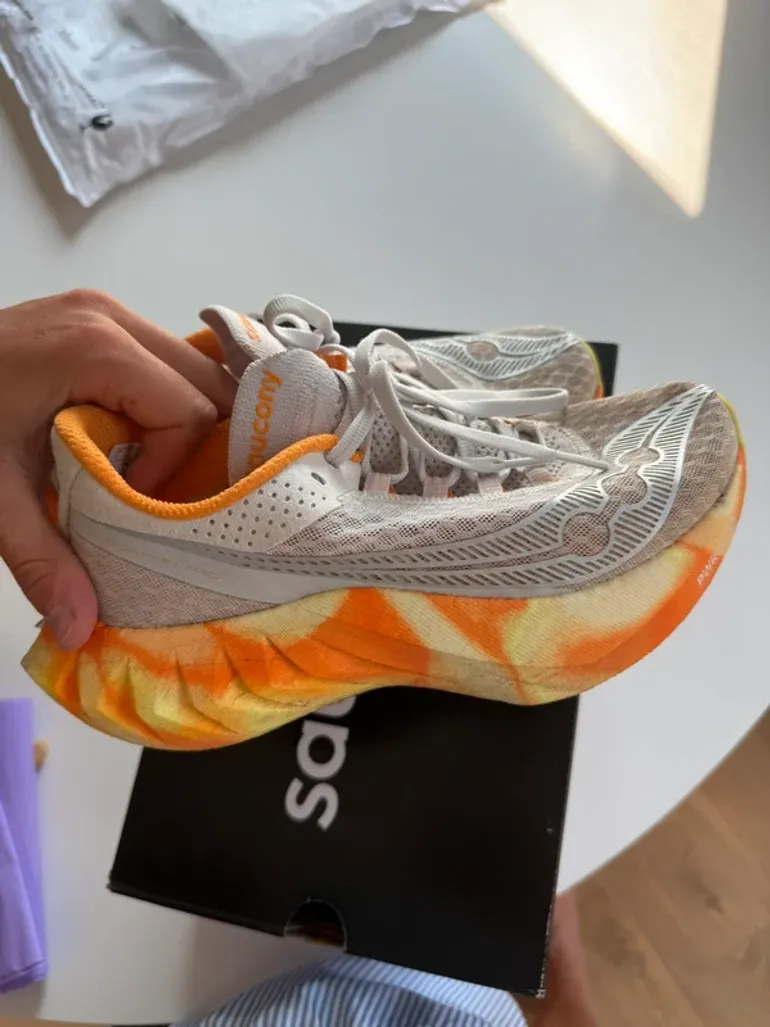 Used Saucony Endorphin Pro 4 bike — image 3 of 5