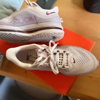 Pegasus Premium Air Zoom Running Shoes d'occasion