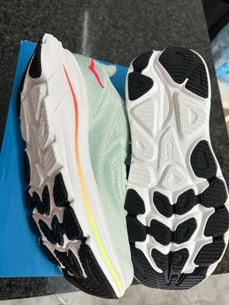 Used Hoka Running Shoes bike — image 3 of 7