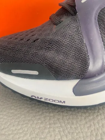 Käytetty Nike Air Zoom Vomero 16 bike — kuva 6 / 12