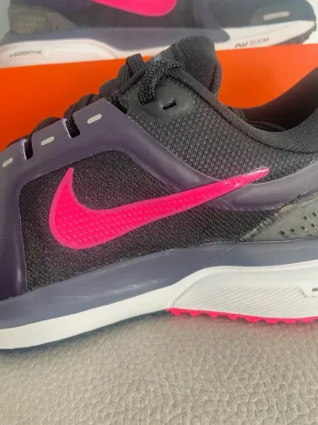 Käytetty Nike Air Zoom Vomero 16 bike — kuva 7 / 12