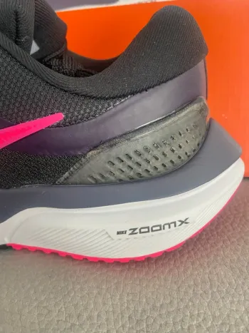 Käytetty Nike Air Zoom Vomero 16 bike — kuva 8 / 12