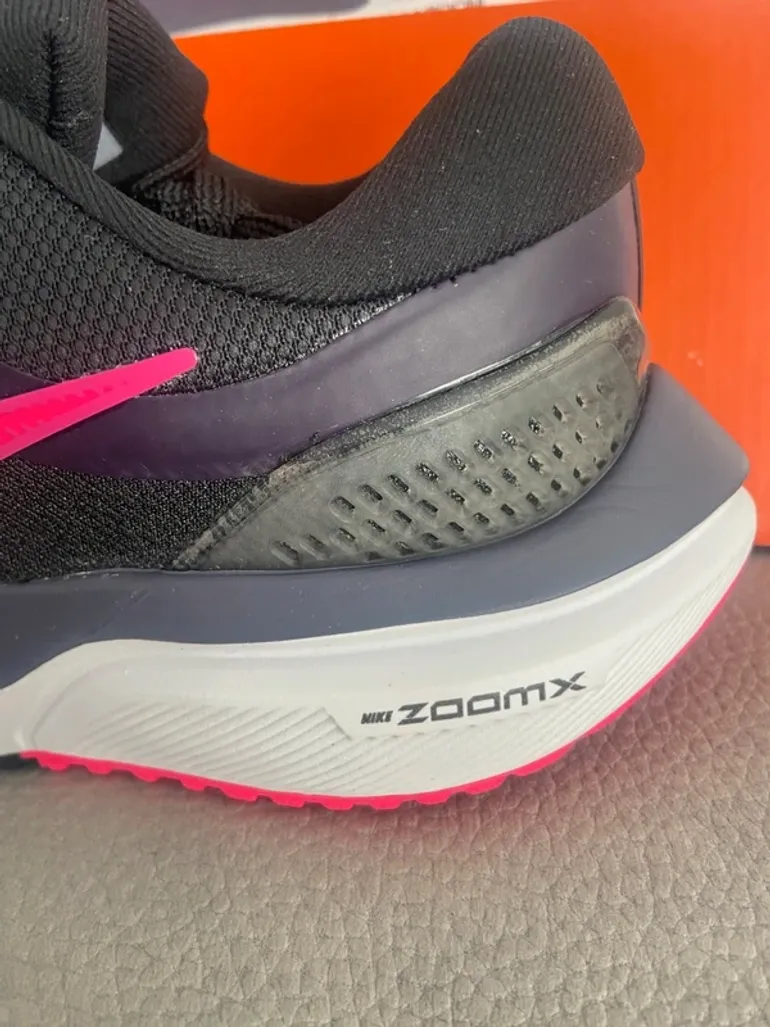 Käytetty Nike Air Zoom Vomero 16 bike — kuva 8 / 12