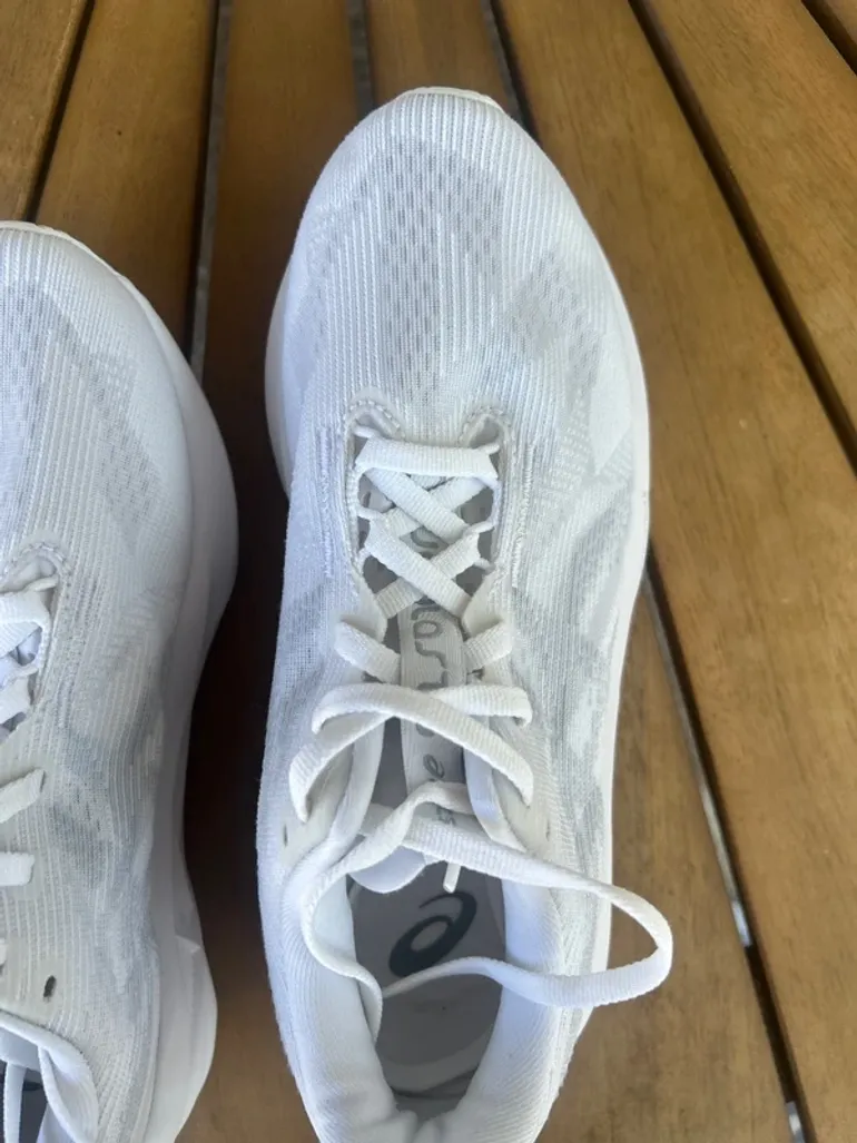 Used Asics Novablast 5 bike — image 3 of 10