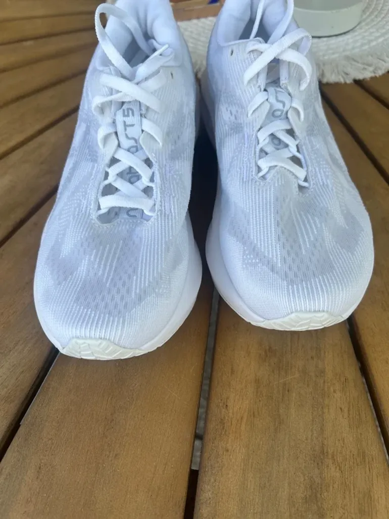 Used Asics Novablast 5 bike — image 6 of 10