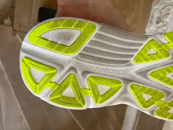 Used Saucony Guide 19 bike — image 9 of 12