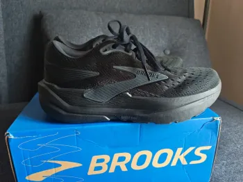Used Brooks Ghost Max 3 Running Shoes