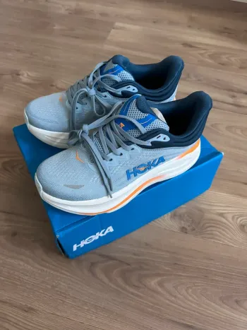 Intense Bondi 9 Running Shoes usato