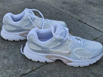 Used Nike V5 Running Shoes