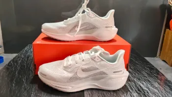 Pegasus Air Running Shoes usato