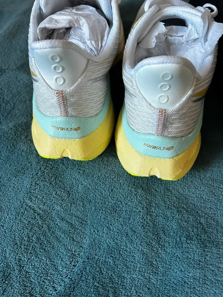 Used Saucony Endorphin Speed 5 bike — image 3 of 4
