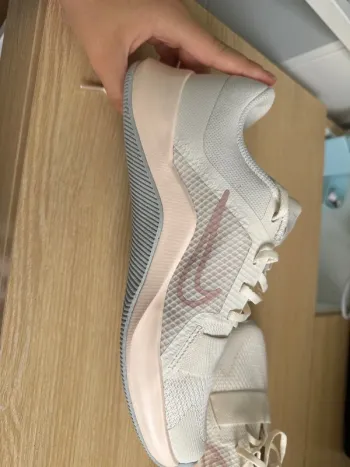 Used Nike Running Shoes bike — image 3 of 7