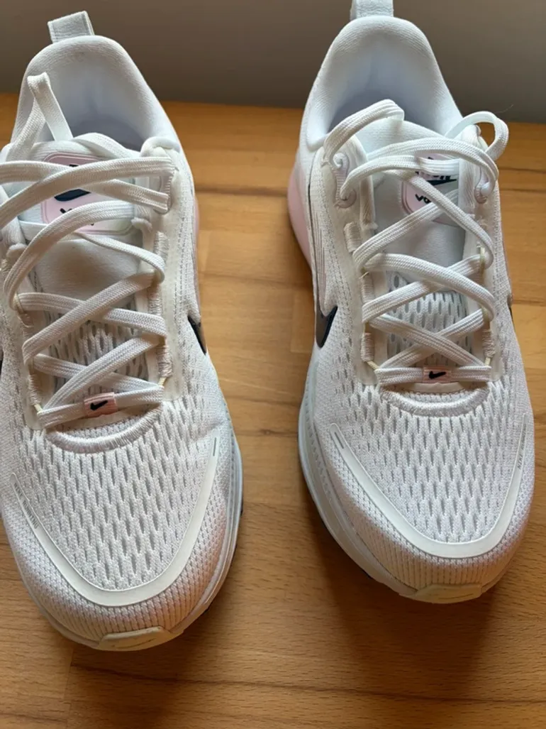 Nike Vomero 18 bike usato — immagine 3 di 4