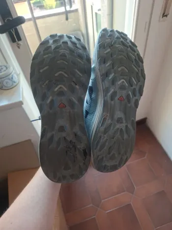 Used Salomon Running Shoes bike — image 2 of 4