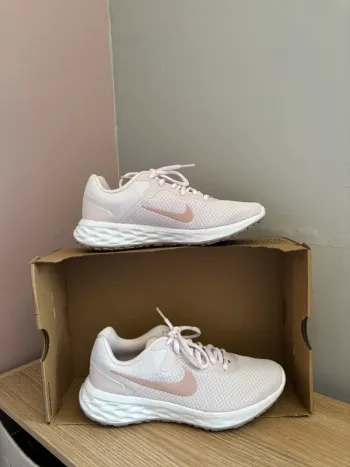 Used Nike Revolution 6 NN Running Shoes
