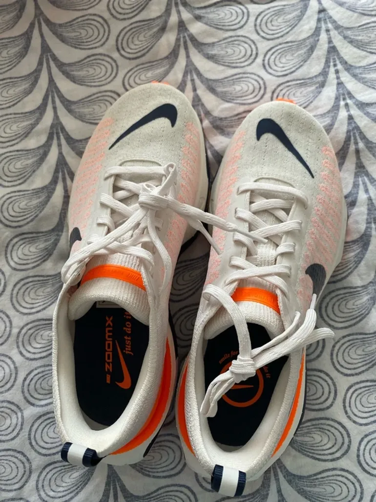 Used Nike Air Zoom Invincible Run bike — image 4 of 13