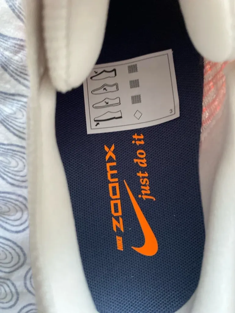 Used Nike Air Zoom Invincible Run bike — image 12 of 13