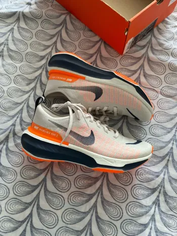 Used Nike Air Zoom Invincible Run Running Shoes