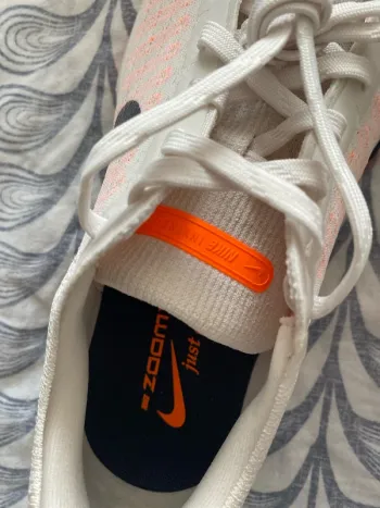 Used Nike Air Zoom Invincible Run bike — image 11 of 13