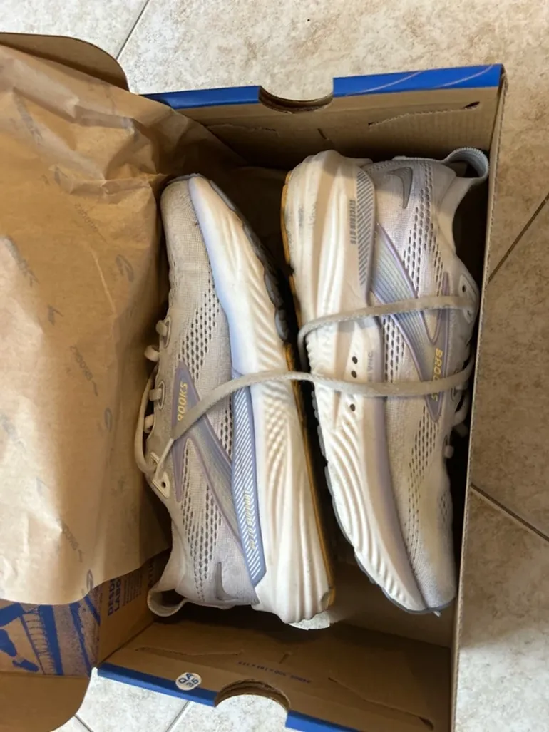 Used Brooks Glycerin GTS 22 bike — image 3 of 4