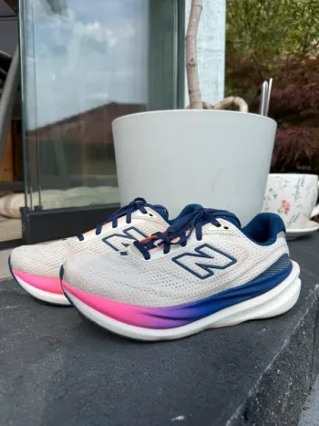 New Balance 1080 v15 bike d'occasion — image 2 sur 7