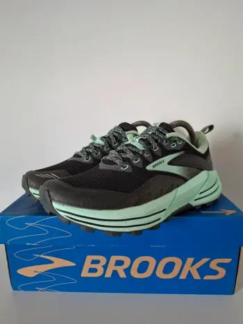 Used Brooks Cascadia 16 bike — image 5 of 14
