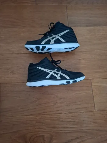 Used Asics Scarpe bike — image 2 of 4